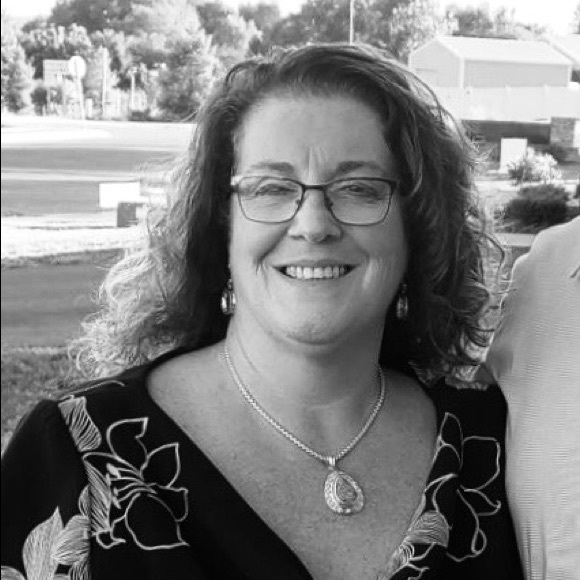 Meet your Posher, Jen - Picture 2 of 2